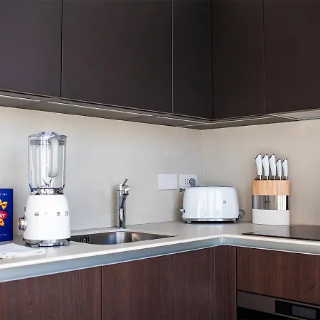 Modern Flat 16th Floor - Terrace With Skyline View Апартаменты *