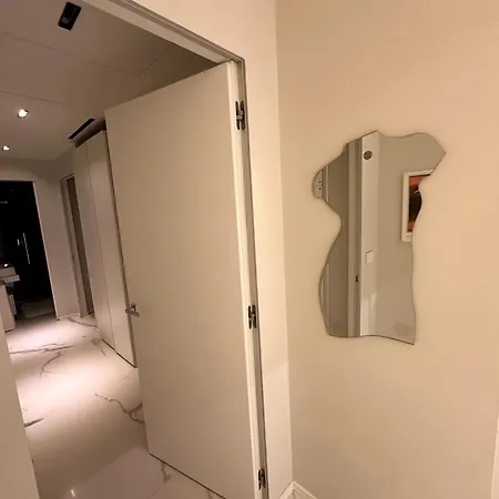 Апартаменты Modern Flat 16th Floor - Terrace With Skyline View Милан